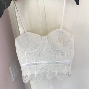 White bustier top🍒